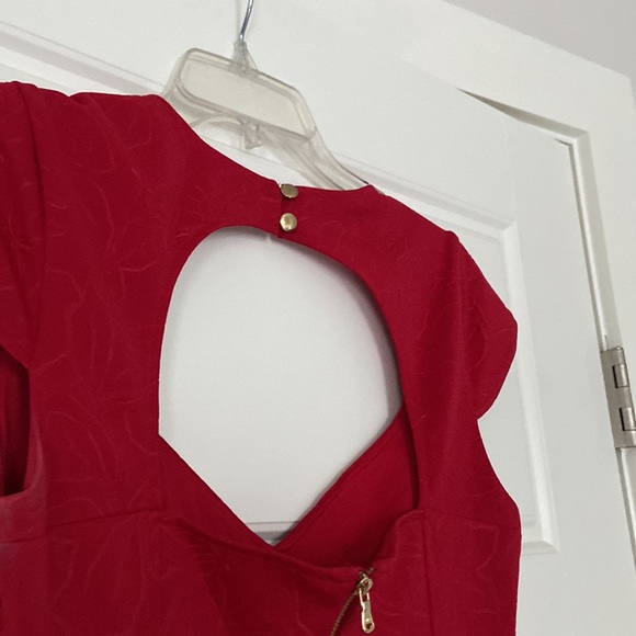 $10 only work once red floral print cocktail dress! - Picture 10 of 11